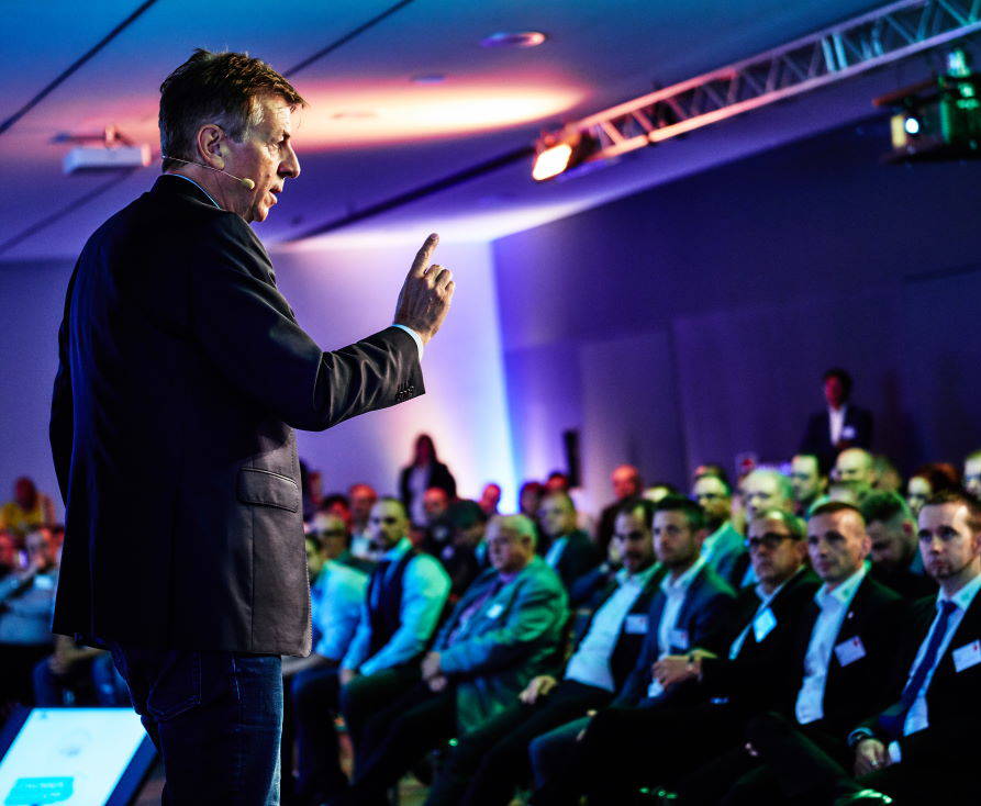 motivationstrainer-motivationscoach-mentaltrainer-impulsvortrag-fuer-fuehrungskraefte-dirk_schmidt-workshop Motivationstrainer Dirk Schmidt beim Live Vortrag
